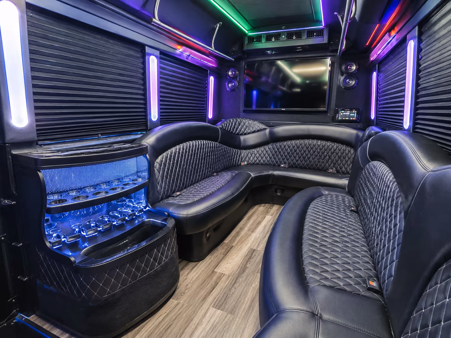 Rent a Bus to Rent a Bus for Harvard University Commencement & Reunions